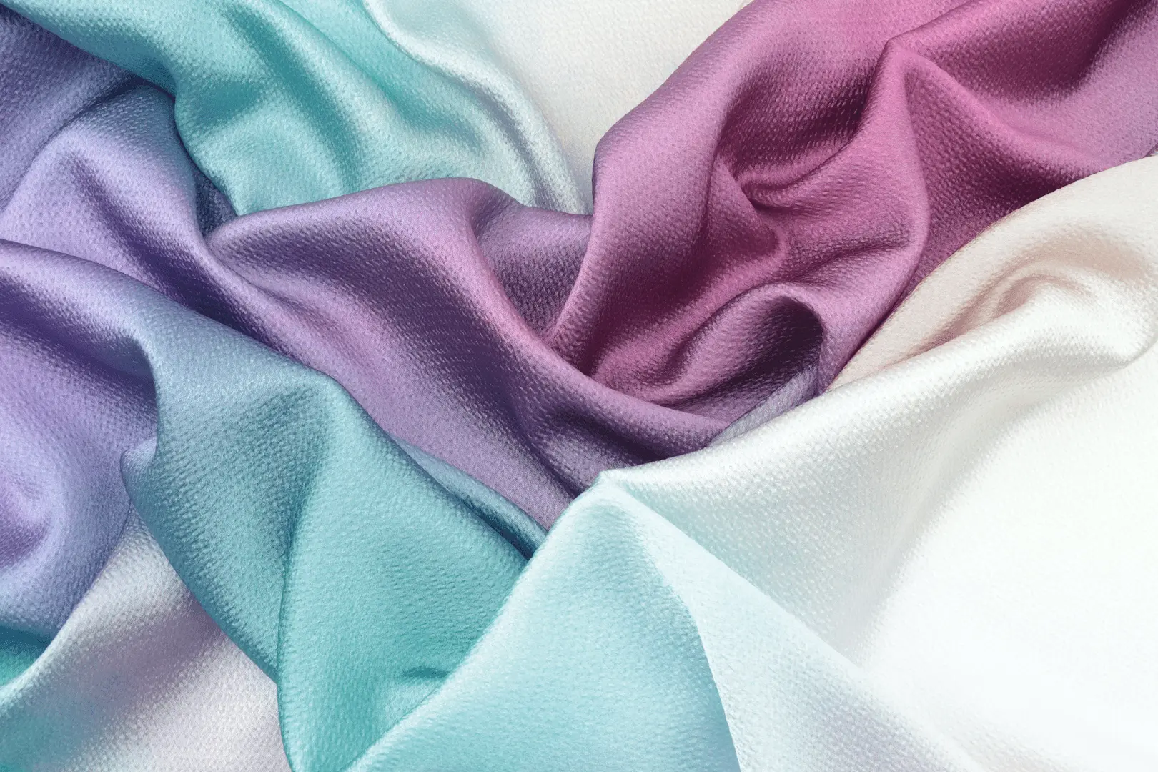 Tecidos finos de várias cores